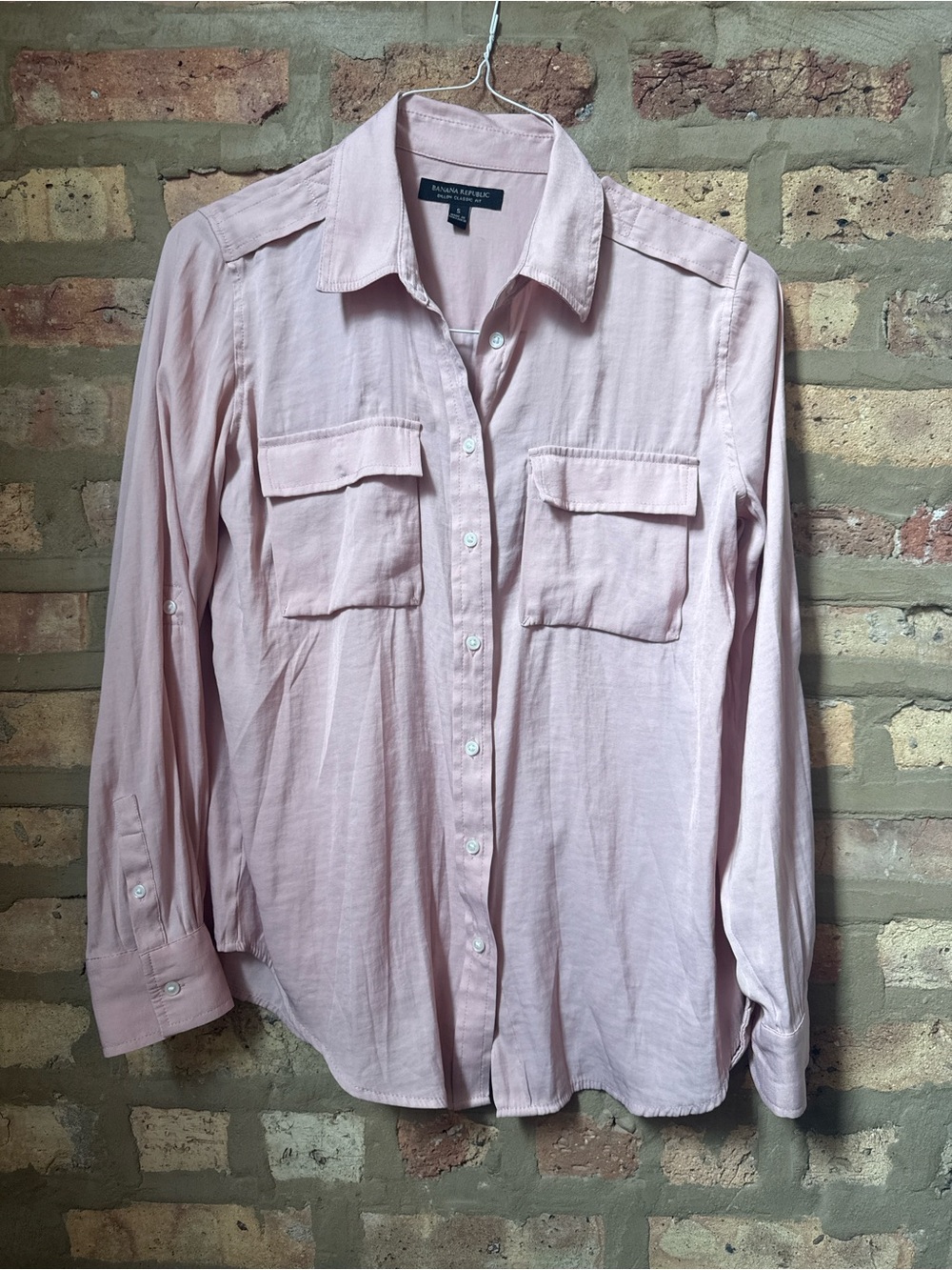 Banana Republic Light Pink Button Down Long Sleeve Shirt